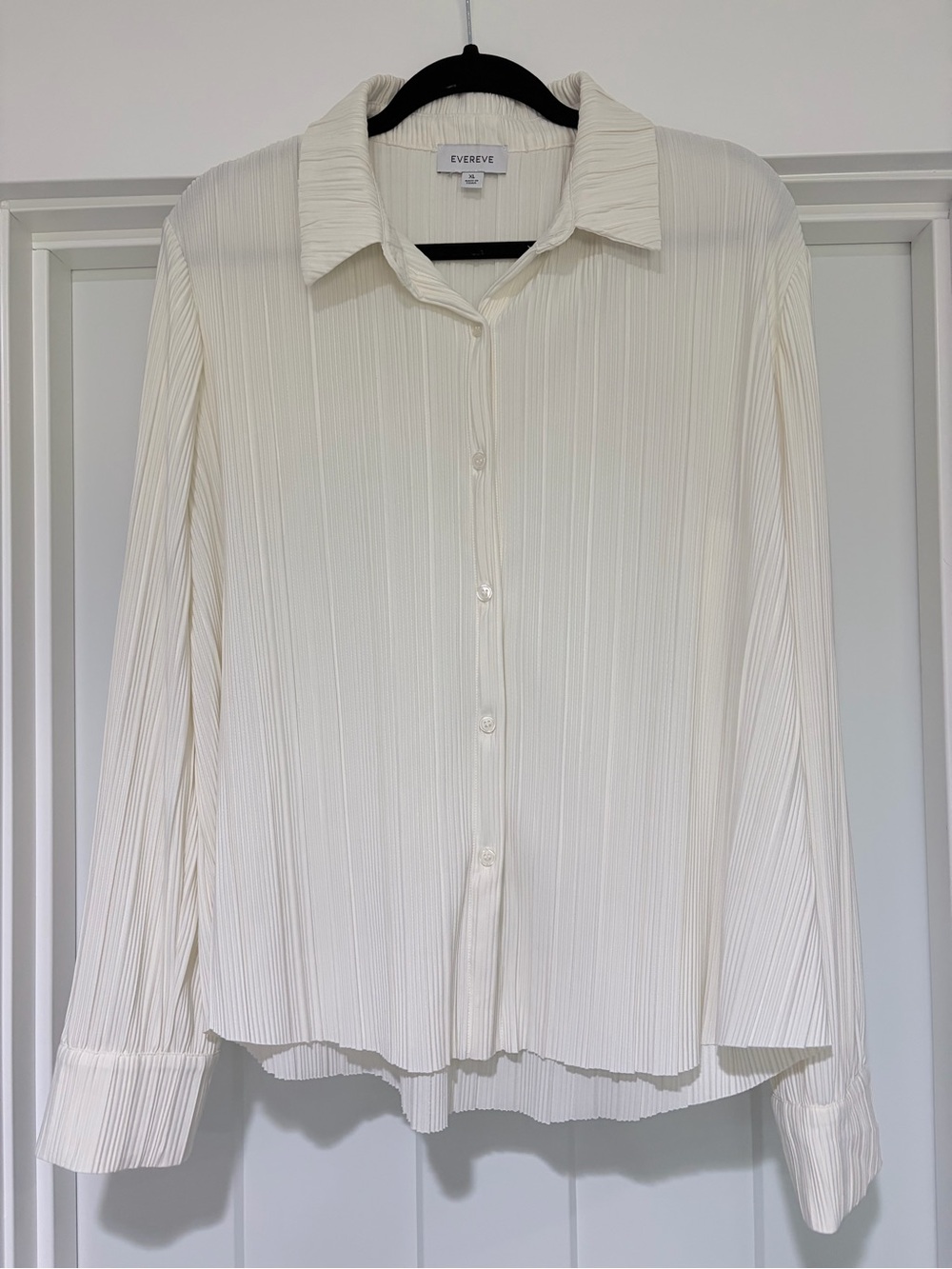 Evereve Cream Pleated Button-Down Blouse. XL.